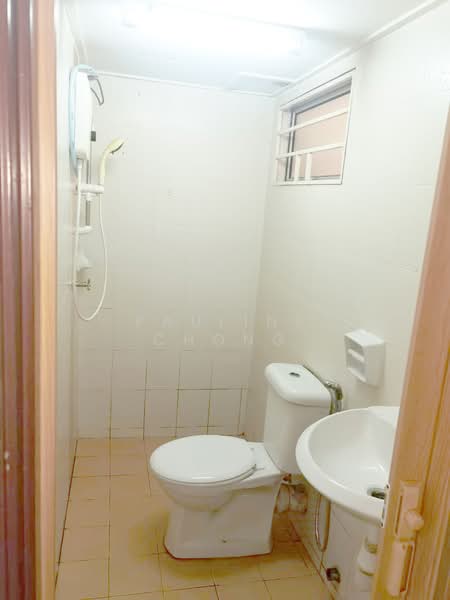 Townhouse for Rent in Batu Caves (Selangor) - Pauline Chong - Bathroom - PropertyGuru.com.my
