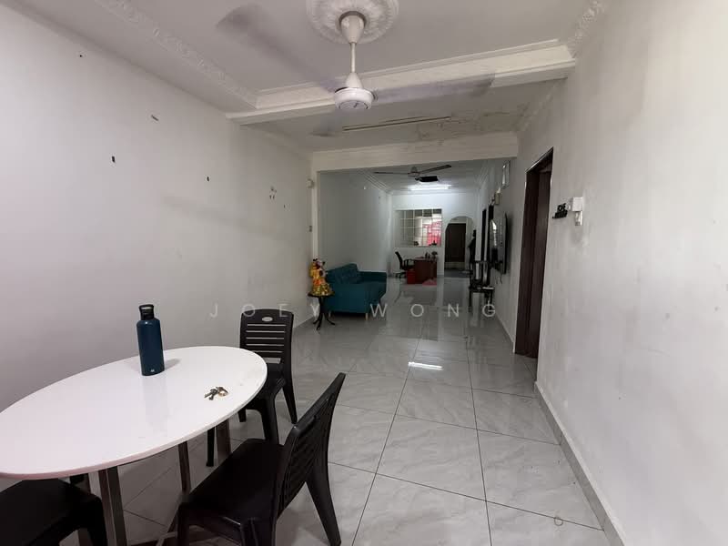 Rumah Teres 1 Tingkat untuk Disewa di Bandar Kinrara Seksyen 1 (Bandar Kinrara) - Joey Wong - Living Room - PropertyGuru.com.my