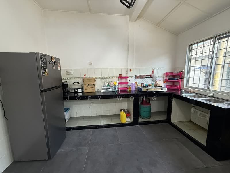Rumah Teres 1 Tingkat untuk Disewa di Bandar Kinrara Seksyen 1 (Bandar Kinrara) - Joey Wong - Kitchen - PropertyGuru.com.my