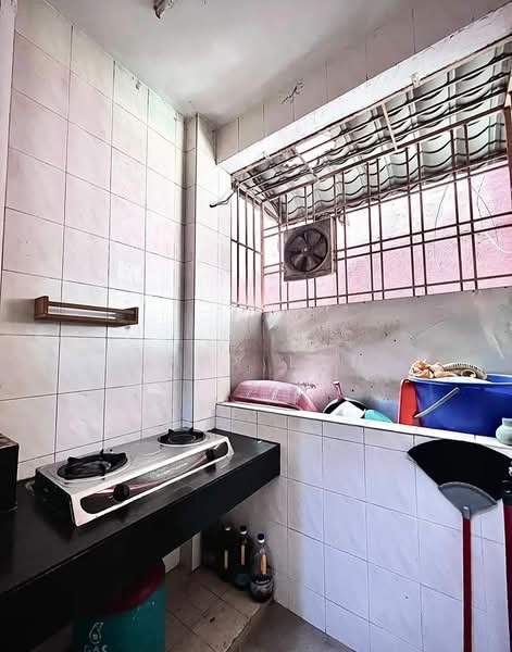 Pangsapuri untuk Dijual di Kekwa Apartment - Andy LCH - Kitchen - PropertyGuru.com.my