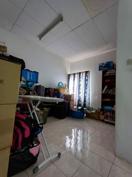2-storey Terraced House for Sale in Taman Lestari Putra (Seri Kembangan) - Terry Hoh - PropertyGuru.com.my