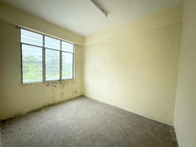 Flat for Sale at Taman Seri Orkid - Lui Lui - Bedroom - PropertyGuru.com.my