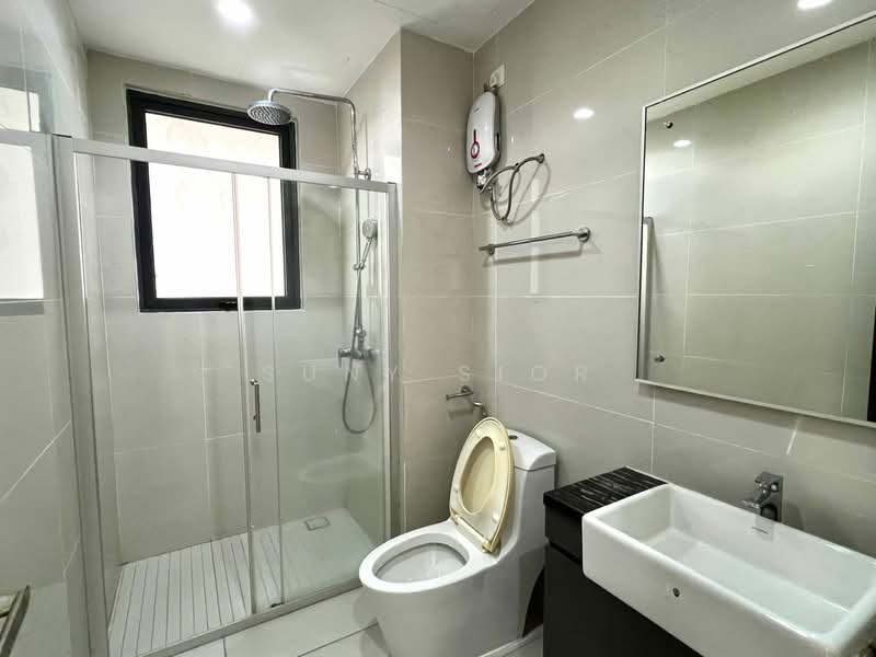 Condominium for Rent at Amberside @ Country Garden Danga Bay - Suny Sior - Bathroom - PropertyGuru.com.my