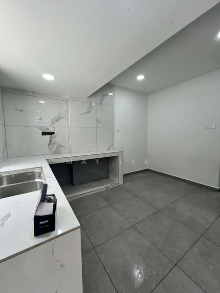 1-storey Terraced House for Sale in Taman Kempas (Tampoi) - May Lee - Kitchen - PropertyGuru.com.my