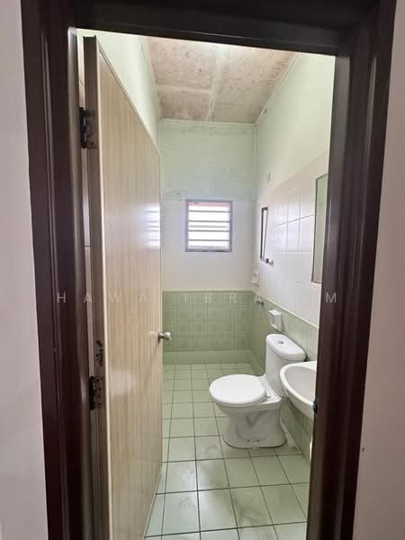 Semi-Detached House for Rent in Prima Saujana (Kajang) - Hawa Ibrahim - Bathroom - PropertyGuru.com.my