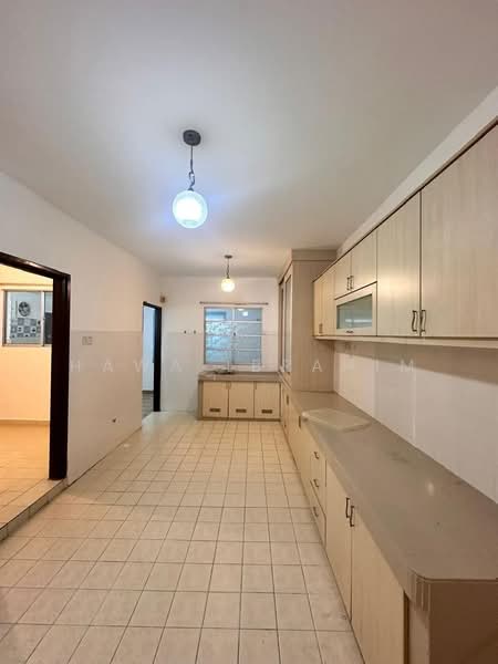 Semi-Detached House for Rent in Prima Saujana (Kajang) - Hawa Ibrahim - Kitchen - PropertyGuru.com.my
