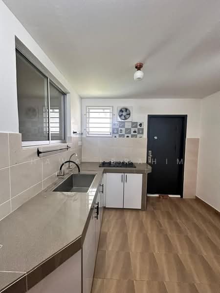 Semi-Detached House for Rent in Prima Saujana (Kajang) - Hawa Ibrahim - Kitchen - PropertyGuru.com.my
