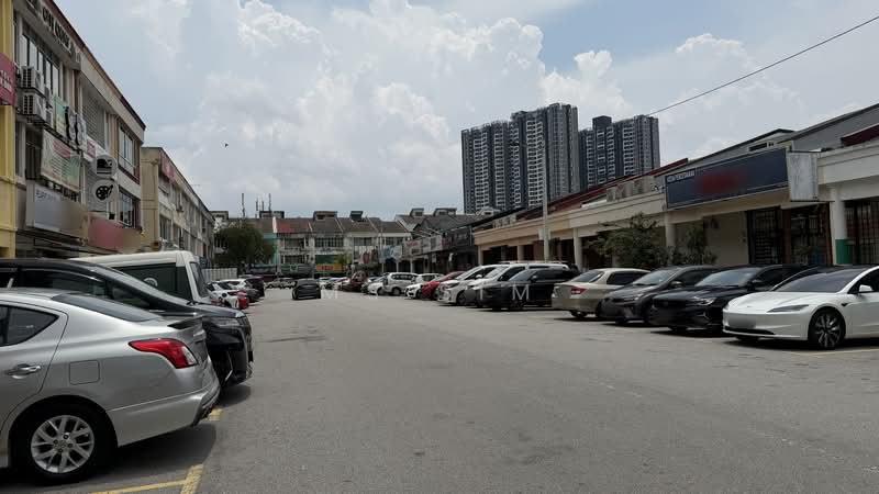 Shop for Rent in Bandar Puchong Utama (Puchong) - Ms Sim - Exterior - PropertyGuru.com.my