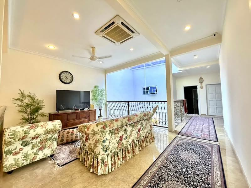 Rumah Berkembar untuk Dijual di Ulu Kelang (Selangor) - Nadrah Omar - Living Room - PropertyGuru.com.my