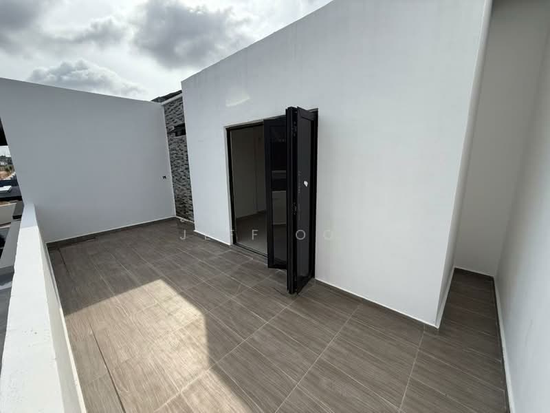 Rumah Teres untuk Dijual di Skudai (Johor) - Jeff Ooi - Balcony - PropertyGuru.com.my