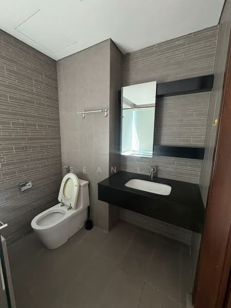 Condominium for Rent at Hampshire Residences - Sean Lo - Bathroom - PropertyGuru.com.my