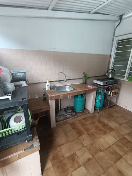 2-storey Terraced House for Sale in Jalan Klang Lama (Old Klang Road) (Kuala Lumpur) - Jayden Yee - Kitchen - PropertyGuru.com.my