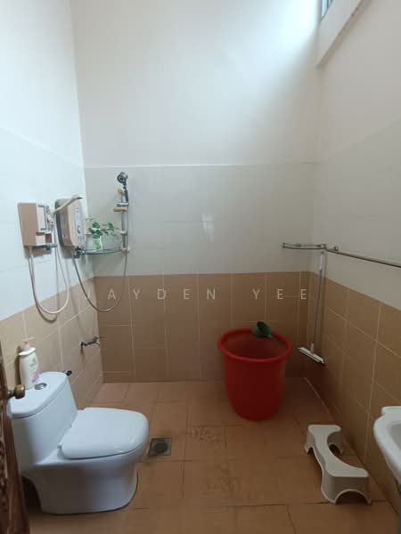 2-storey Terraced House for Sale in Jalan Klang Lama (Old Klang Road) (Kuala Lumpur) - Jayden Yee - Bathroom - PropertyGuru.com.my