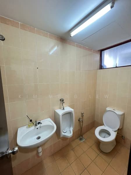 Shop / Office for Rent in Petaling Jaya (Selangor) - Kim Meng Lew - Bathroom - PropertyGuru.com.my