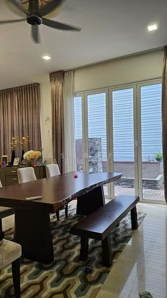 Zero-Lot Bungalow for Rent in Lakefront Villa (Cyberjaya) - Asyraf Azman - Dining Room - PropertyGuru.com.my
