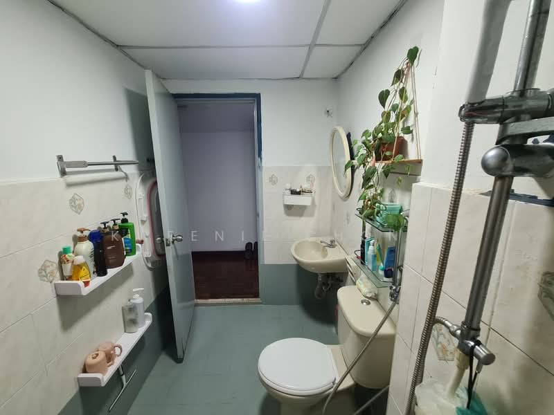 Condominium for Sale at Puncak Nusa Kelana - Kweenie Chong - Bathroom - PropertyGuru.com.my