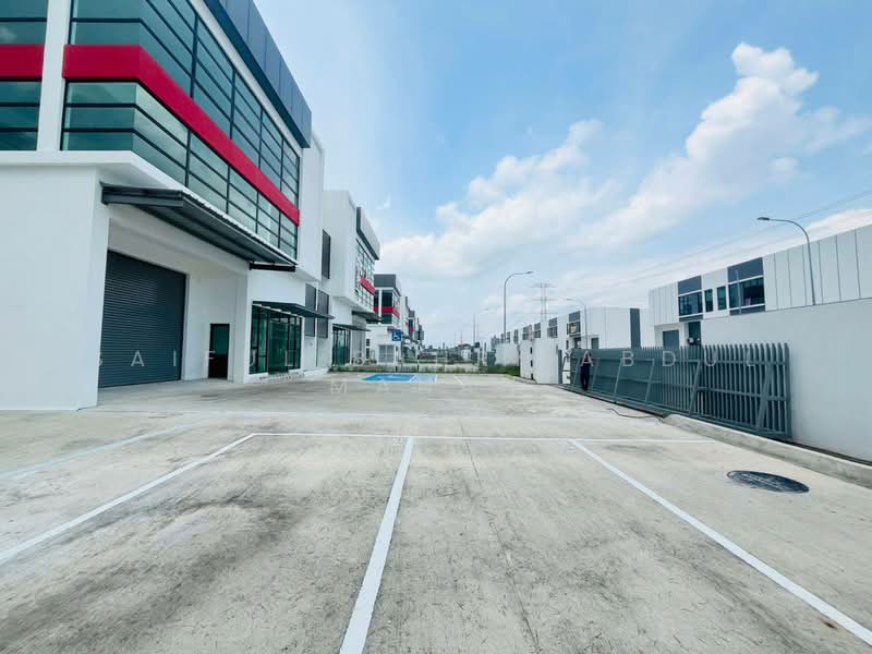 Semi-D Factory for Rent in Banting (Banting) - Saiful Bahri Abdul Manan - Exterior - PropertyGuru.com.my