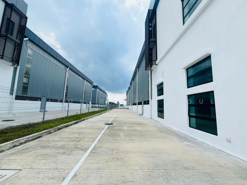 Semi-D Factory for Rent in Banting (Banting) - Saiful Bahri Abdul Manan - Exterior - PropertyGuru.com.my