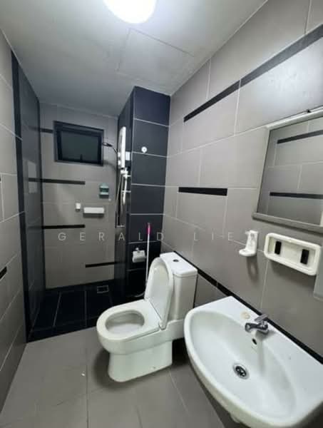 Kondominium untuk Dijual di The Z Residence - Gerald Liew - Bathroom - PropertyGuru.com.my