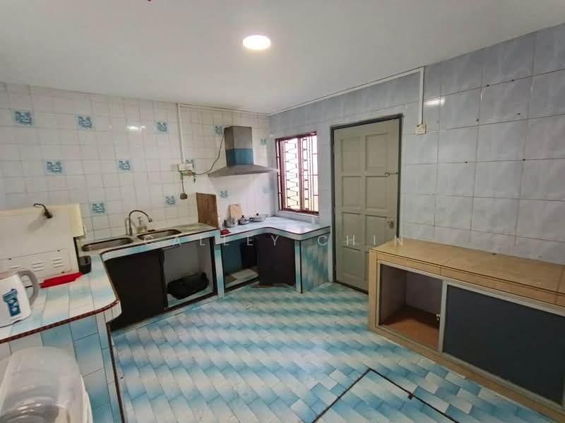Rumah Teres 1 Tingkat untuk Dijual di Kulai Besar (Kulai) - Calley Chin - Kitchen - PropertyGuru.com.my