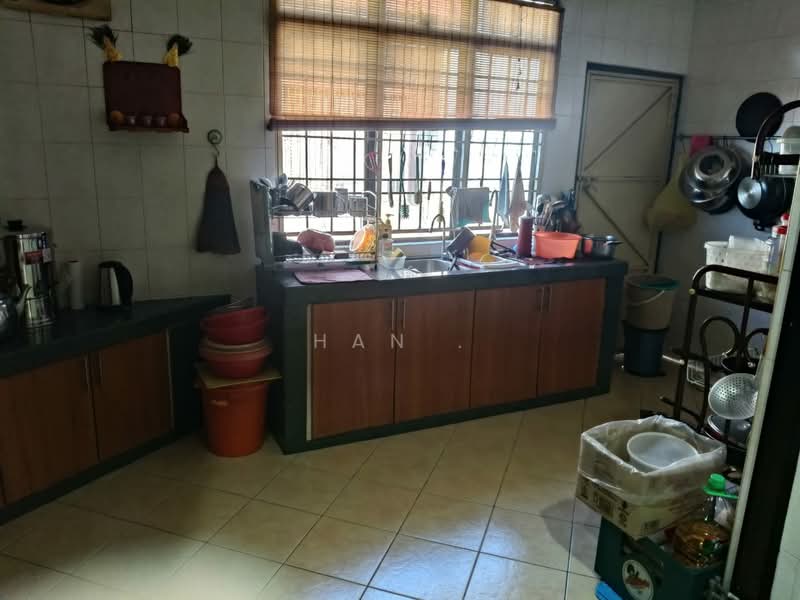 2-storey Terraced House for Sale in Taman Overseas Union (Taman Oug) (Jalan Klang Lama (Old Klang Road)) - Han . - Kitchen - PropertyGuru.com.my