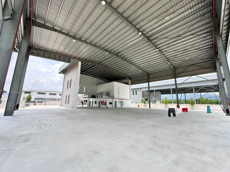 Kilang untuk Disewa di Batu 17 Rawang (Rawang) - Tris Jong - Exterior - PropertyGuru.com.my