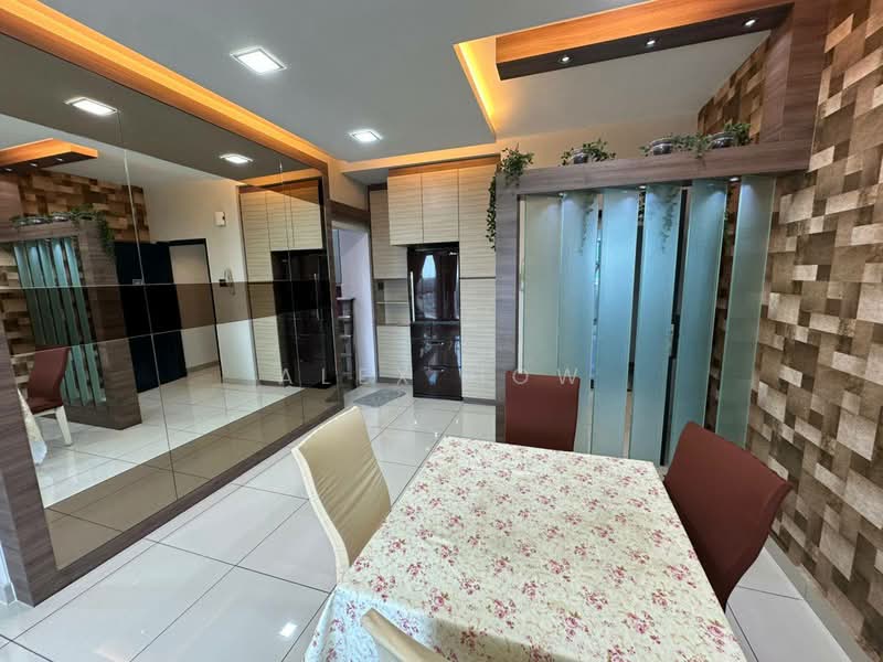 Pangsapuri untuk Disewa di D'Rich Executive Suites - Alex How - Dining Room - PropertyGuru.com.my