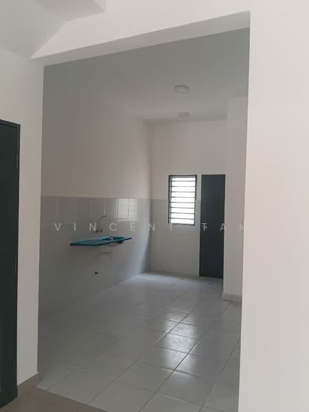 Terraced House for Rent in Rawang (Selangor) - Vincent Tan - Kitchen - PropertyGuru.com.my