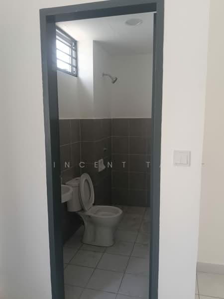 Terraced House for Rent in Rawang (Selangor) - Vincent Tan - Bathroom - PropertyGuru.com.my