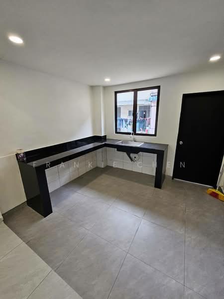 Rumah Teres 2 Tingkat untuk Dijual di Johor Bahru (Johor) - Frankie Chen - Kitchen - PropertyGuru.com.my