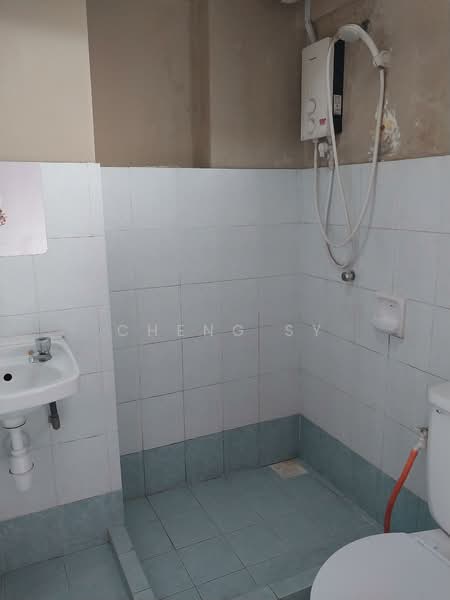 Apartment for Rent at Arena Green - Cheng SY - Bathroom - PropertyGuru.com.my