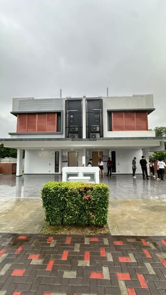 Rumah Berkembar untuk Dijual di Johor Bahru (Johor) - Vchelle. C - PropertyGuru.com.my