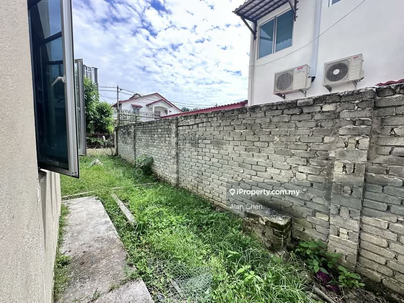 2-storey Terraced House for Sale in TAMAN PUCHONG UTAMA (Puchong) - Joyce Hoo - Exterior - PropertyGuru.com.my