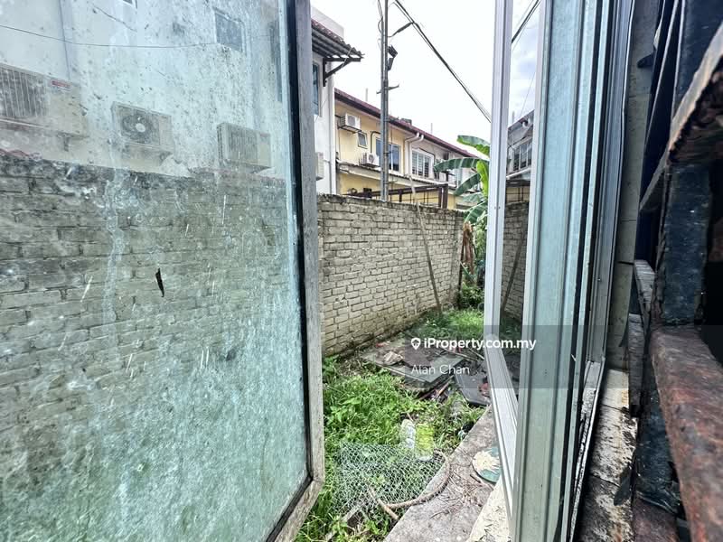 2-storey Terraced House for Sale in TAMAN PUCHONG UTAMA (Puchong) - Joyce Hoo - Exterior - PropertyGuru.com.my