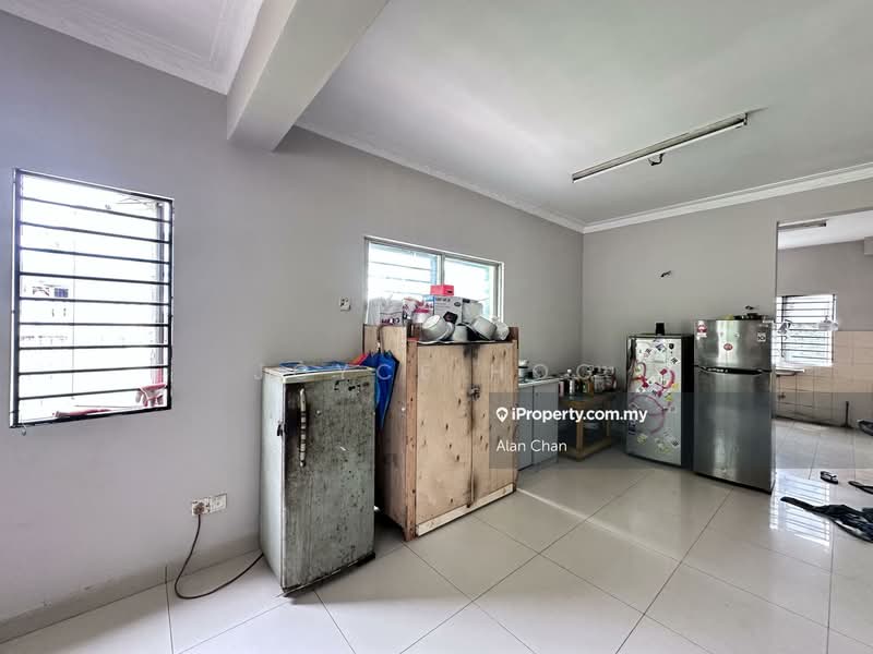 2-storey Terraced House for Sale in TAMAN PUCHONG UTAMA (Puchong) - Joyce Hoo - Kitchen - PropertyGuru.com.my