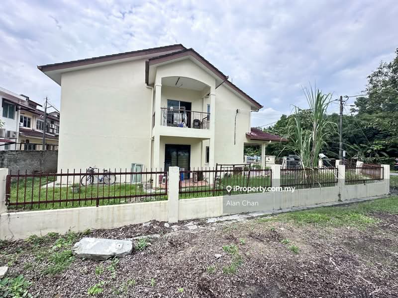 2-storey Terraced House for Sale in TAMAN PUCHONG UTAMA (Puchong) - Joyce Hoo - Exterior - PropertyGuru.com.my