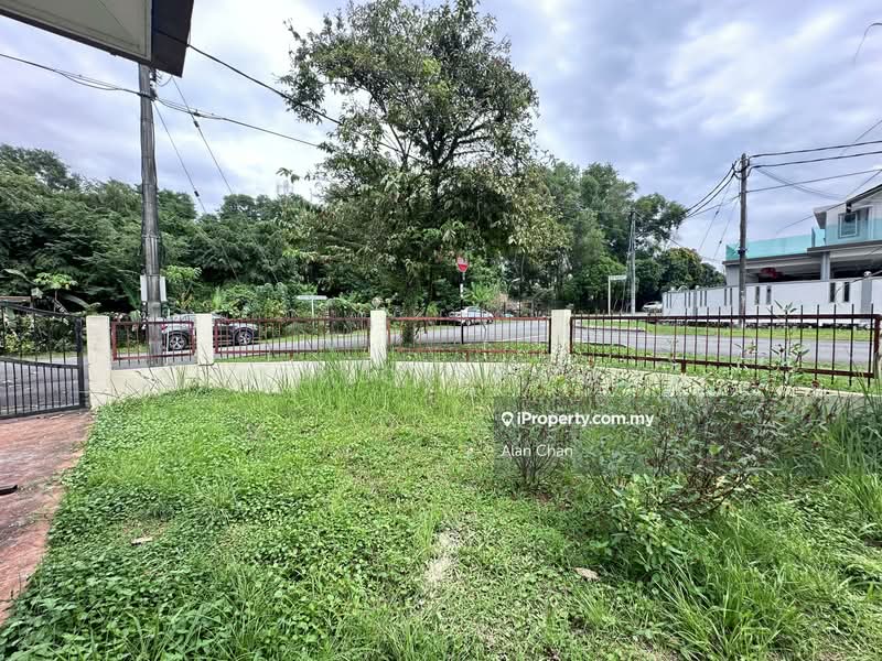 2-storey Terraced House for Sale in TAMAN PUCHONG UTAMA (Puchong) - Joyce Hoo - Exterior - PropertyGuru.com.my