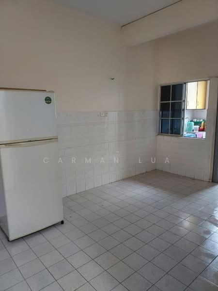 2-storey Terraced House for Sale in Taman Bukit Cheng (Cheng) - Carman Lua - Kitchen - PropertyGuru.com.my