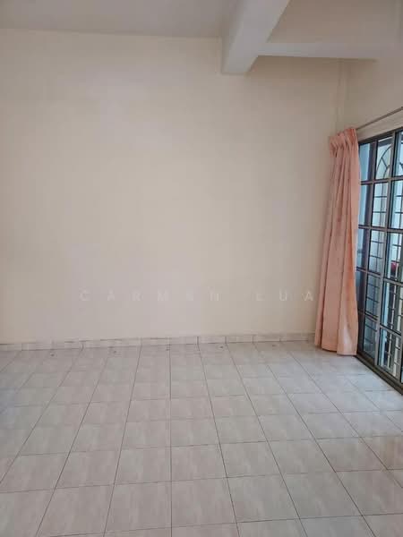 2-storey Terraced House for Sale in Taman Bukit Cheng (Cheng) - Carman Lua - Living Room - PropertyGuru.com.my