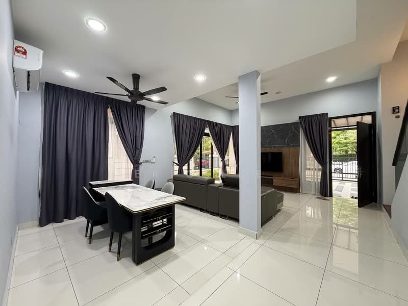 Cluster House for Sale in Horizon Hills (Iskandar Puteri (Nusajaya)) - Eric Lee - Living Room - PropertyGuru.com.my