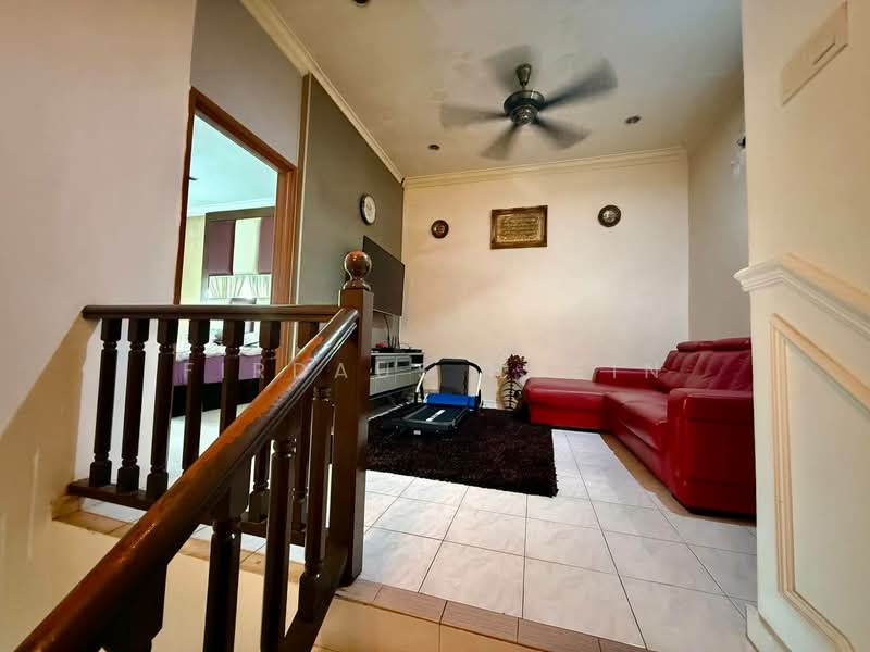 Rumah Teres 2 Tingkat untuk Dijual di Seksyen 7 (Shah Alam) - Firdaus Husin - Living Room - PropertyGuru.com.my