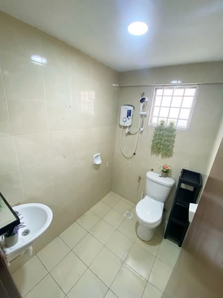 Condominium for Rent at Beverly 2 - Lee Wei Leong - Bathroom - PropertyGuru.com.my