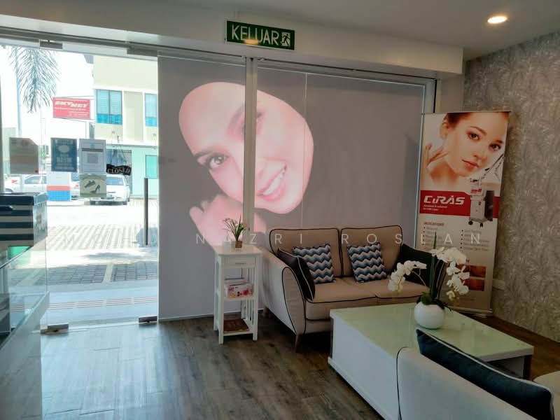 Shop for Sale in Cyberjaya (Selangor) - Mohd Nazri Roslan - Interior - PropertyGuru.com.my
