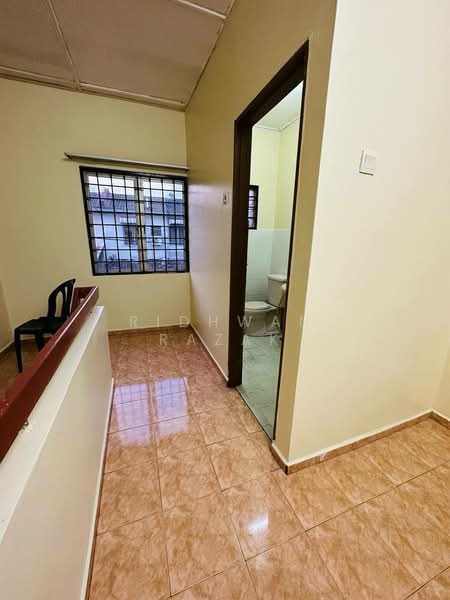 Rumah Teres 2 Tingkat untuk Dijual di Taman Sri Buloh (Sungai Buloh) - Ridhwan Razak - Corridor - PropertyGuru.com.my