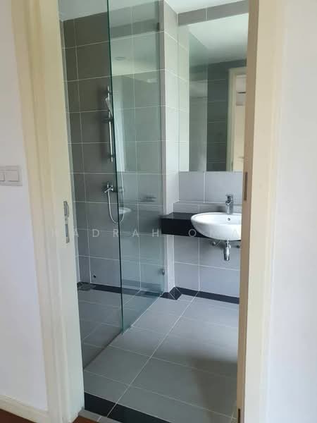 Semi-Detached House for Sale in Bandar Damansara Perdana (Damansara Perdana) - Nadrah Omar - Bathroom - PropertyGuru.com.my
