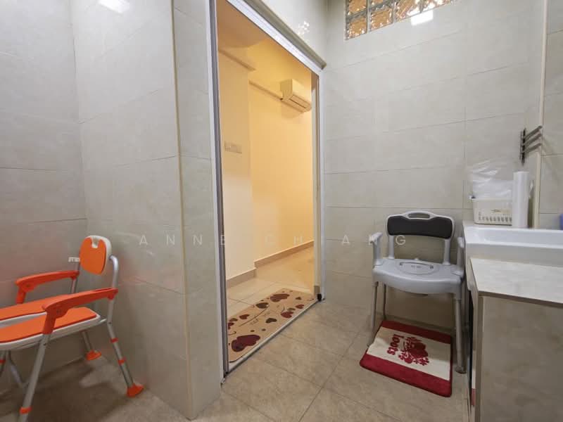 Semi-Detached House for Sale in Taman Ponderosa (Johor Bahru) - Anne Chiang - Bathroom - PropertyGuru.com.my