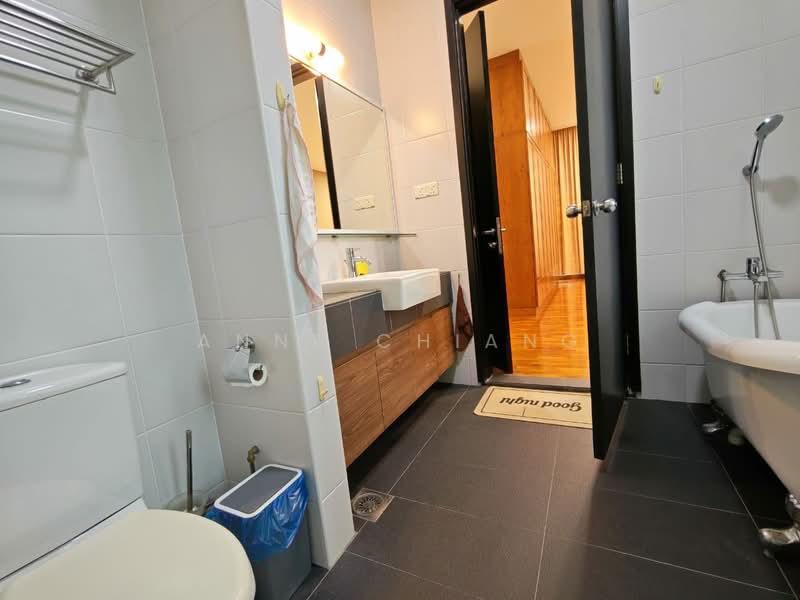 Semi-Detached House for Sale in Taman Ponderosa (Johor Bahru) - Anne Chiang - Bathroom - PropertyGuru.com.my