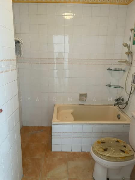 Kondominium untuk Dijual di Bukit Gembira Condominium - Syahrim Naim - Bathroom - PropertyGuru.com.my