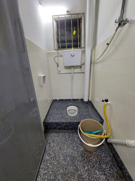 Kedai / Pejabat untuk Disewa di Plaza Mahkota (Melaka) - Eddy Leow - Bathroom - PropertyGuru.com.my
