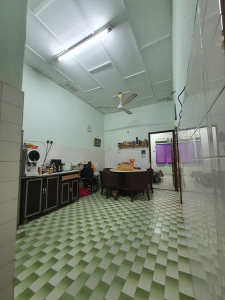 1-storey Terraced House for Sale in Kelana Jaya (Petaling Jaya) - Nadrah Omar - Kitchen - PropertyGuru.com.my